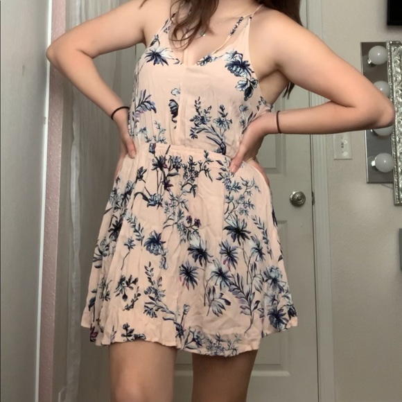 KENDALL AND KYLIE PINK AND FLORAL DRESS - Picture 2 of 4